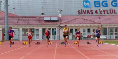Sivas'ta atletizm şöleni: 11 ilden 350 sporcu piste çıktı!