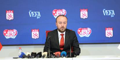Özçoban’dan beklenen açıklama geliyor