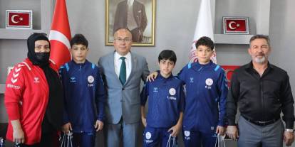 Şampiyonlardan Ertem’e ziyaret