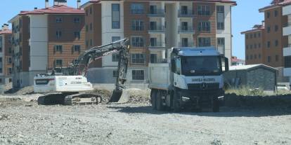 Habip Soluk Bulvarı’ndaki yeni bölünmüş yol yükseliyor