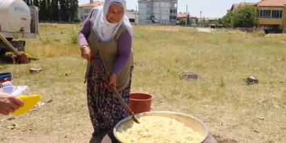 Sivas'ta aşure kazanı birlik için kaynadı