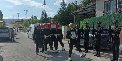 Emekli astsubay son yolculuğuna uğurlandı