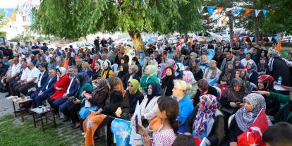 AK Parti'den mahalle toplantısı