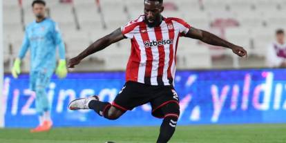 Sivasspor Appindangoye ile 2 yıllık yeni sözleşme imzaladı
