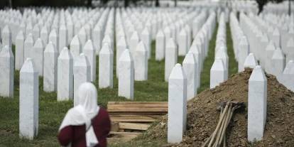 Srebrenitsa Soykırımı'nın 10 kurbanı bugün toprağa verilecek