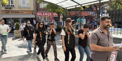 Bıçakla dairenin kapısını açmaya çalışırken yakalanan 3 şüpheli tutuklandı