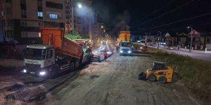 Sivas'ta yol seferberliği gece de sürüyor