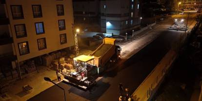 Sivas Belediyesinden gece yarısı asfalt çalışması