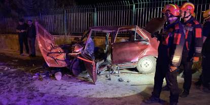 Sivas'ta iki otomobilin çarpıştığı kazada 6 kişi yaralandı