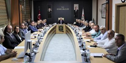 Sivas Valisi Şimşek başkanlığında istihdam toplantısı