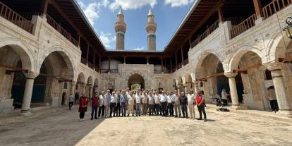 Vakıf yurtlarında yetişen öğrenciler Gökmedrese Vakıf Müzesi'nde buluştu