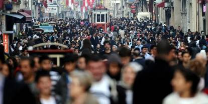Beklenen yaşam süresi erkeklerde 75,9, kadınlarda 81,1 yıl