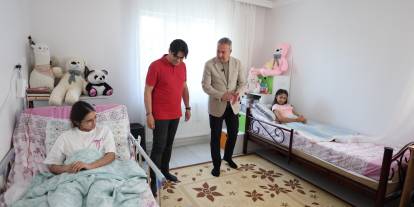 Başkan Uzun yetim kalan 4 kardeşe sahip çıktı: "Tüm imkânlarımızla yanlarındayız"