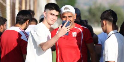 Sivasspor taraftarından idmana moral desteği