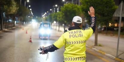 Polis kontrolünden kaçmak için WhatsApp grubu kurdular