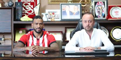 Sivasspor’da 4 imza birden