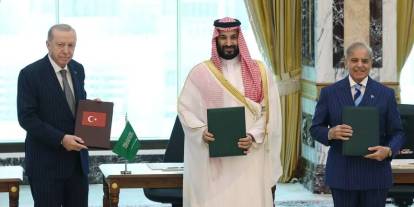 Türkiye, Suudi Arabistan ve Pakistan üçlü savunma anlaşması imzaladı
