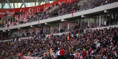 Şarkışla Belediyesi’nden Sivasspor taraftarına otobüs desteği