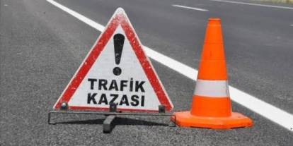 Sivas'ta yük treni traktöre çarptı: 1 yaralı