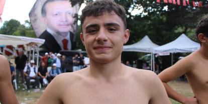 Sivaslı güreşçiyi gören şaştı kaldı