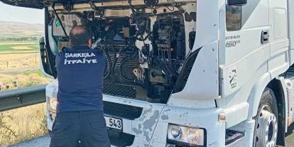Sivas-Kayseri kara yolunda korkutan yangın