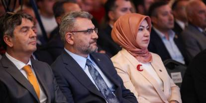 Sivas Cumhuriyet Üniversitesi'nde kongre mesaisi: Rektör danışmanı MHP kongresinde