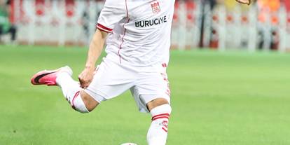 Sivasspor’da Murat Paluli kırmızı kart gördü