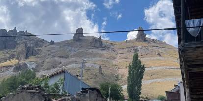 AFAD Sivas’tan Divriği Olukman Köyü’nde kaya ıslahı incelemesi