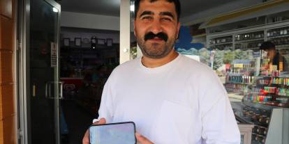 Market arabasını boşalttı, kendi eşyalarını koyup götürdü