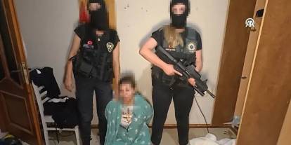 Kırmızı bültenle aranan uyuşturucu şüphelisi yakalandı