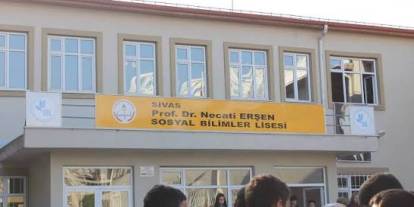 Necati Erşen Sosyal Bilimler Lisesi’nden rekor YKS başarısı!