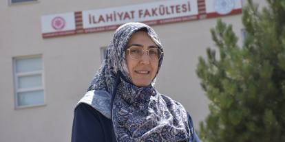 Yarım kalan eğitim hayalini 60’ından sonra gerçeğe dönüştürdü