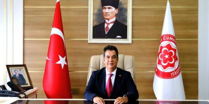 Rektör Şengönül'den Mevlid Kandili mesajı: "Peygamberimizin rehberliği geleceğimize ışık tutuyor!"