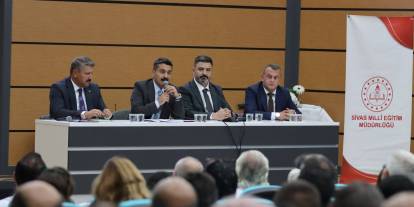 Sivas’ta okul müdürleri yeni eğitim yılı için toplandı
