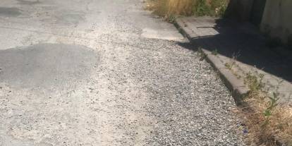 Mahalleliden belediyeye çağrı: Yollar ne zaman yapılacak?