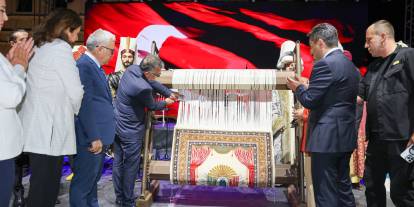 Tarihî halıya son dokunuş