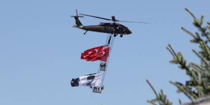Helikopter gösterisi nefesleri kesti!