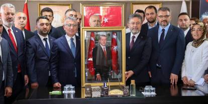 Bakan Yumaklı’dan AK Parti Sivas teşkilatına ziyaret