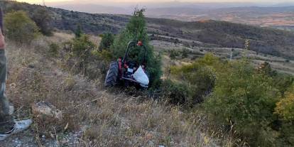 Akıncılar'da devrilen traktördeki 2 kişi yaralandı