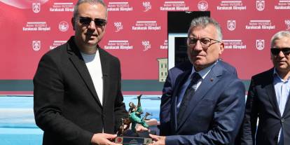 Karakucak Güreşleri’nde destekçilere plaket