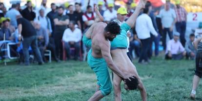 Hıdırnalı’da karakucak güreş heyecanı