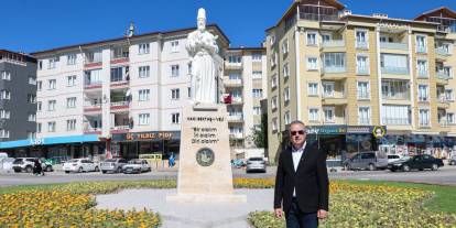 Hacı Bektaş-ı Veli heykeli Sivas'a yakıştı