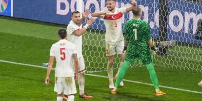 Mert Günok, milli takım kariyerini noktaladığı açıkladı