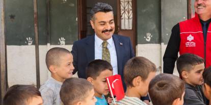 Sivas'ta Millî Eğitim ve Vakıflar Bölge Müdürlüğünden öğrencilere kırtasiye desteği