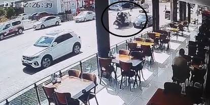 Sivas'ta hafif ticari araç ile üç tekerlekli motosiklet çarpıştı