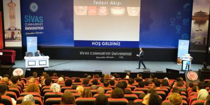 Mobil diş sağlığı aracı müjdesi! Rektör Şengönül uluslararası kongrede duyurdu!