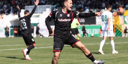 Arnavutluk kadroyu açıkladı! Sivasspor'un yıldızı Rey Manaj listede ama...