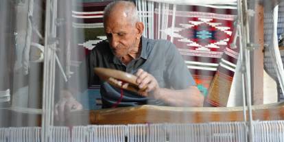 3 metrekarelik dükkanından dünyaya açılıyor