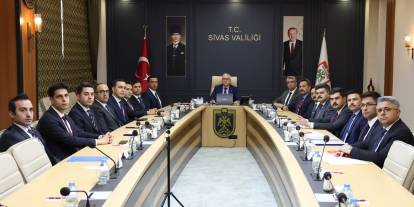 Sivas Valiliği’nden sosyal yardım incelemesi! Performans karneleri tek tek açıklandı!