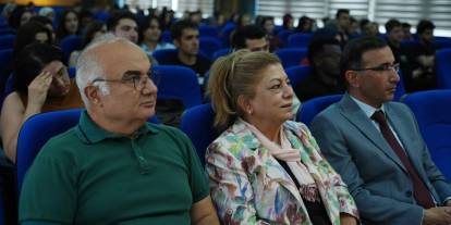 Mezunlar anlattı, öğrenciler dinledi
